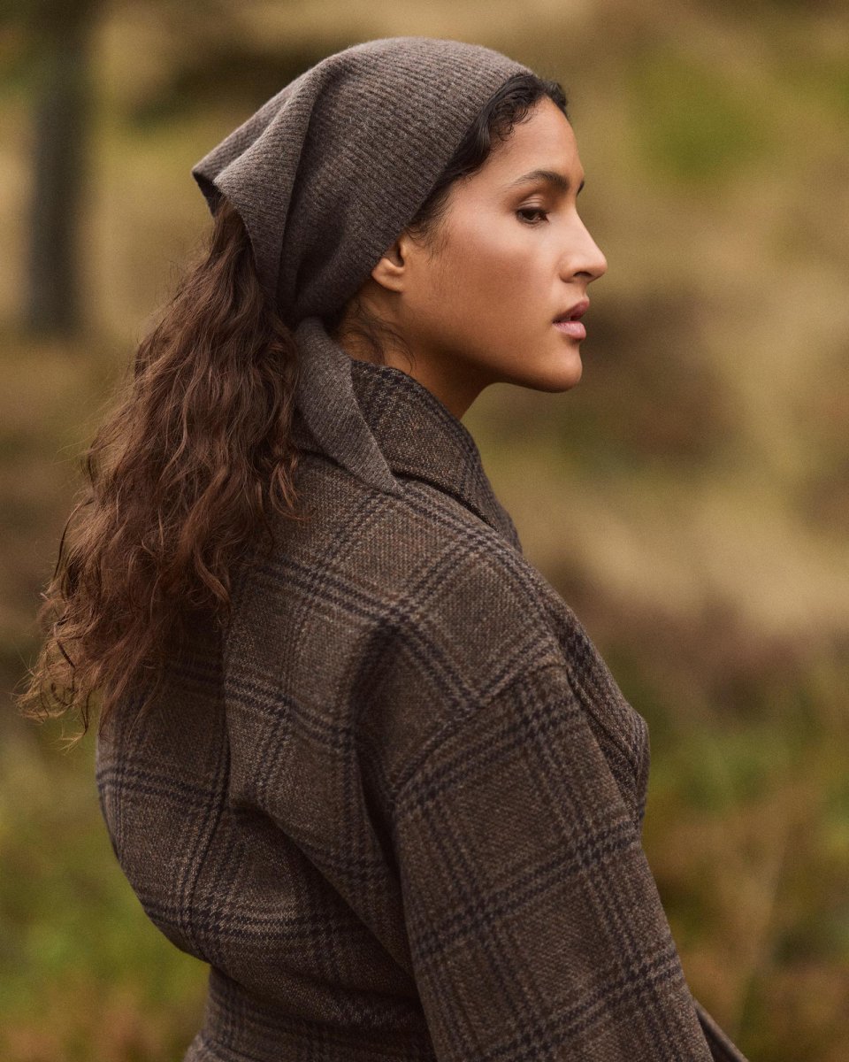 <h1 style="font-family: Arial, Nimbus Sans; text-align: left; text-transform: uppercase; font-size:300%; color:#ffffff;"><strong>Outerwear</strong></h1>