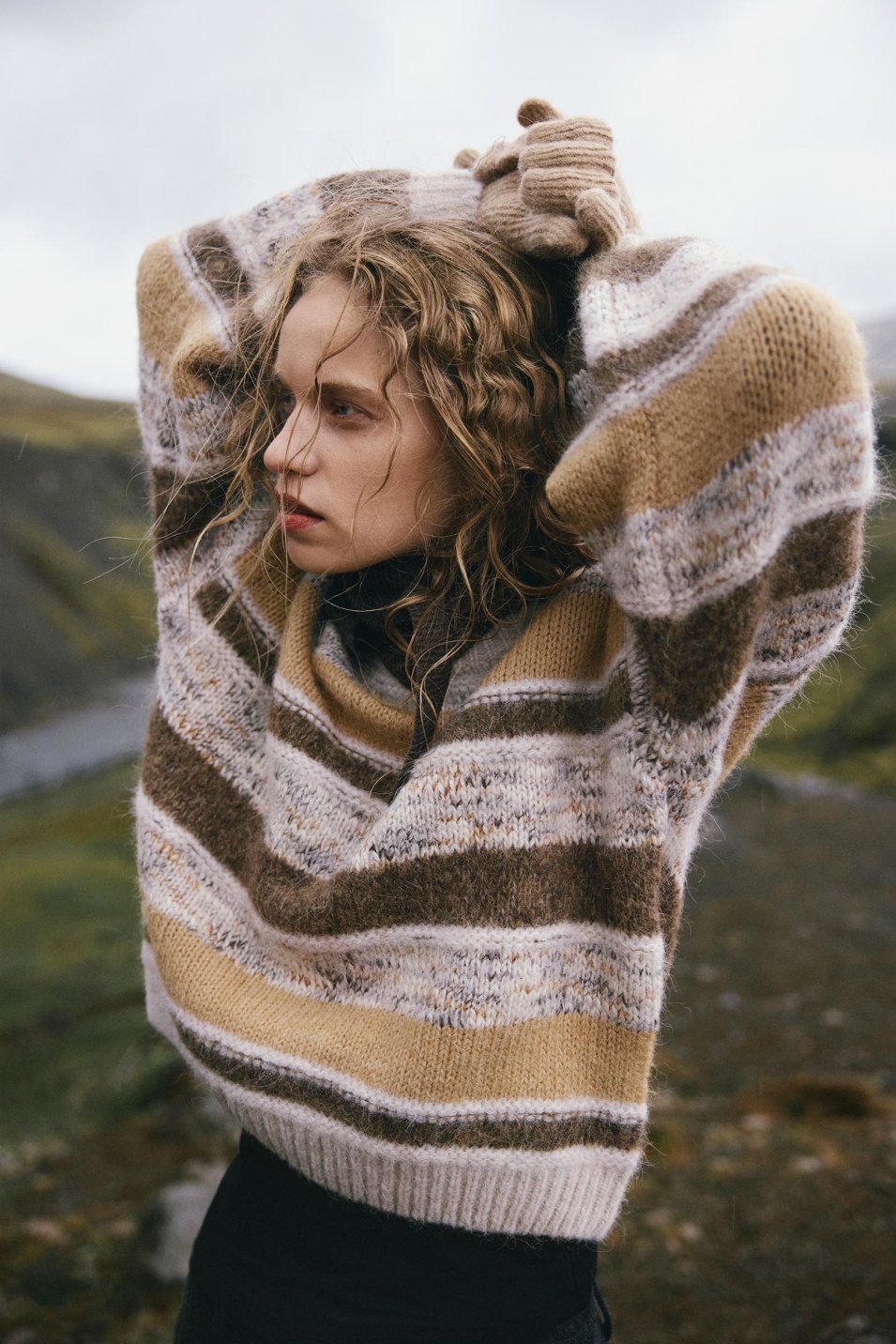 KNITWEAR