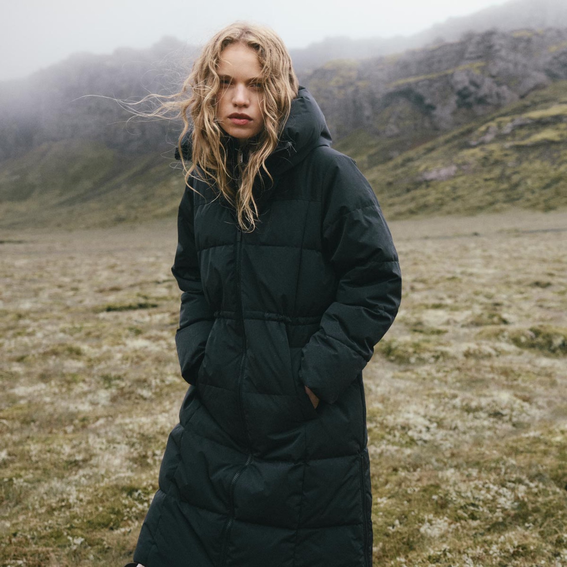 <h1 style="font-family: Nimbus Sans, Helvetica, Arial; text-align: center; font-size:210%; color:#ffffff;"><strong>OUTERWEAR</strong></h1>