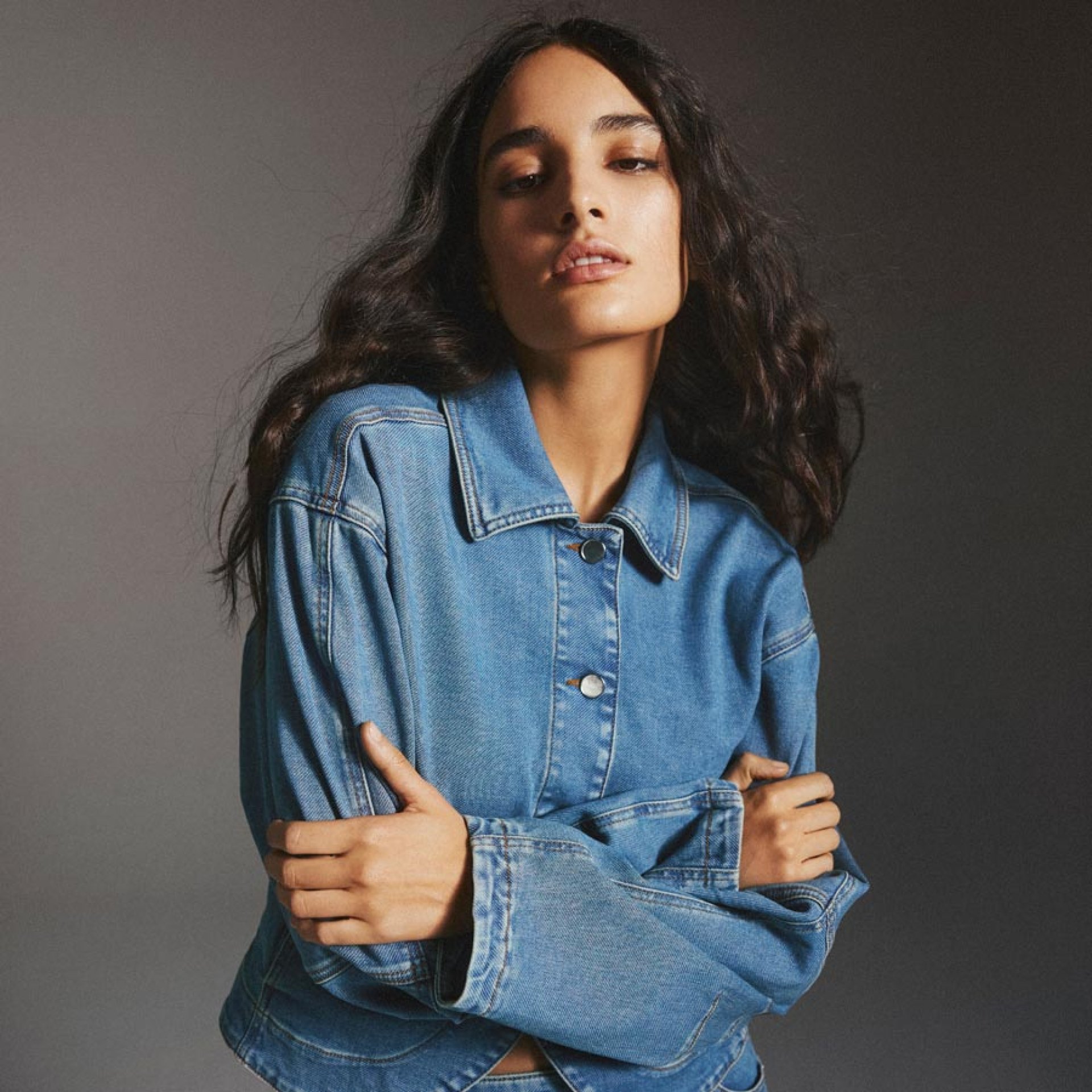 <h1 style="font-family: Arial, Nimbus Sans; text-align: center; text-transform: none; font-size:210%; color:#ffffff;"><strong>Denim</strong></h1>